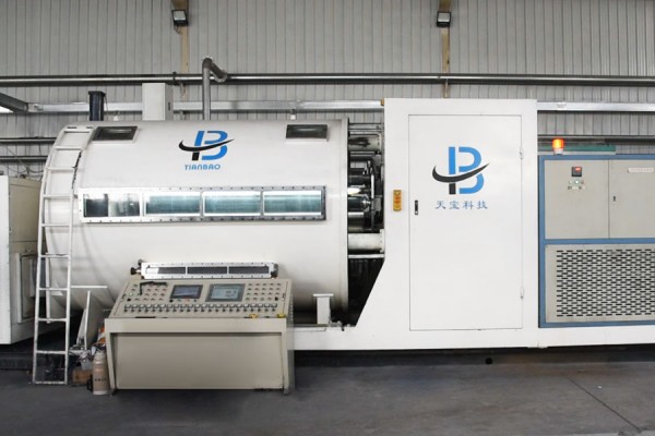 貼鼓式鍍膜機(jī)運(yùn)作中